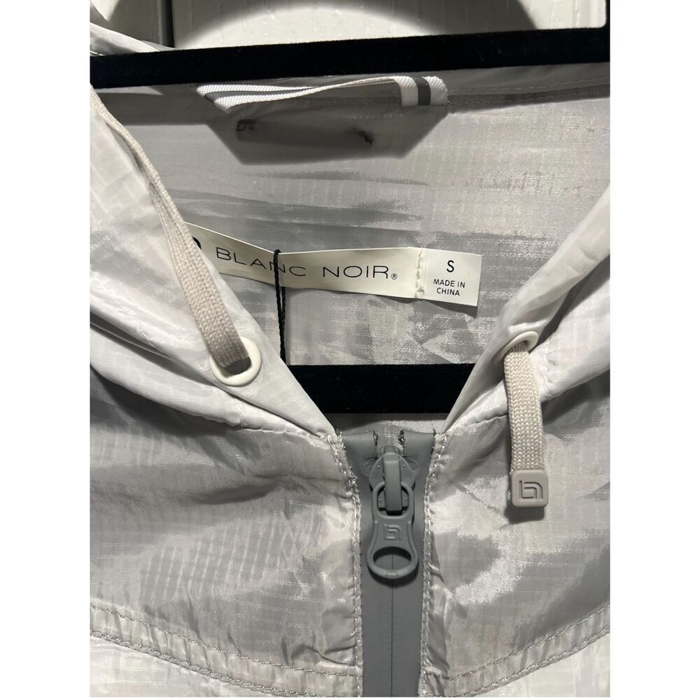 Blanc Noir Women's Gray Nimbus Hooded Training Running Hiking Jacket Size S NWT - Picture 3 of 3